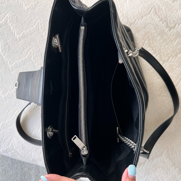 YSL Monogram Matelasse Large Loulou Shopper Bag - Picture 7 of 13